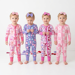 Vente en gros de combinaisons à manches longues pour bébés filles, en tricot doux, avec fermeture éclair, imprimées pour la Saint-Valentin, pour nourrissons - Product Image 1