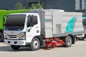 Suministro de fábrica Dongfeng 4x2 Road Cleaner Truck Camión barredor de bajo precio con componente de motor central - Product Image 2