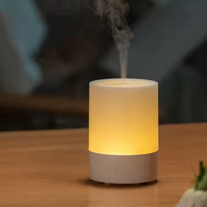 Humidificateur d'air USB portable 120 ml H2O avec lumières LED colorées, mini-lumières LED colorées, diffuseur d'arômes délicats, huile essentielle, électrique pour hôtel - Product Image 6