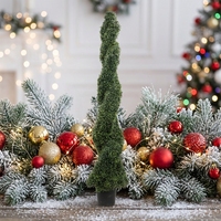 Décoré avec des plantes artificielles à double hélice