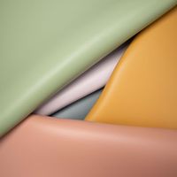 Rouleau de 1.7mm d'épaisseur en cuir synthétique semi PU souple à grain fin pour tapisserie d'ameublement de chaise de canapé avec support en velours
