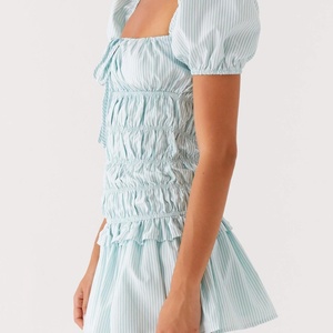 Robe d'été pour femme, nouvelle collection, élégante, à manches courtes, volants, couleur unie, dos nu, mini-robe 100% coton, fermetures éclair, taille naturelle - Product Image 3