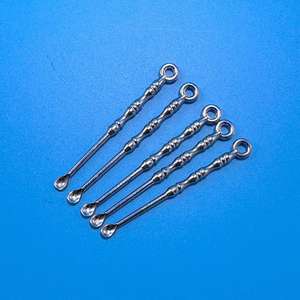 Porte-clés pendentif cure-oreille en bambou anti-cuivre fait main, petites breloques créatives en cuivre pour les vendeurs de rue, cure-oreille en alliage - Product Image 5