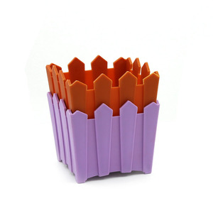 Vaso da Giardino in Plastica Yicai con Forma Geometrica e Recinzione Solida per Piccoli Giardini - Product Image 2