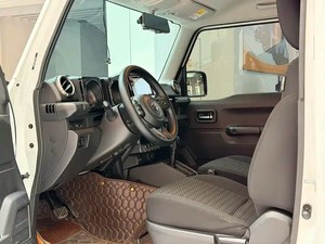 <span class=keywords><strong>Suzuki</strong></span> <span class=keywords><strong>Jimny</strong></span> 2022 1.5L K15B 4AT <span class=keywords><strong>ALLGRIP</strong></span> PRO GLX Spécifications GCC 3 portes 4 places SUV compact tout-terrain conduite à gauche - Product Image 6