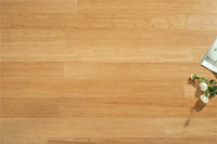 Plancher en bambou de style traditionnel, finition lisse avec revêtement UV, épaisseur personnalisable, respectueux de l'environnement, pour salon domestique
