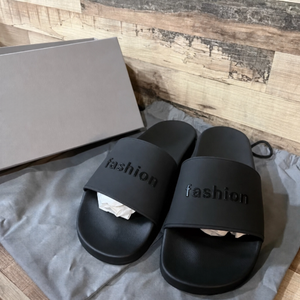 5A quality fashion designer <b>shoes</b> luxury classic sandals casual <b>shoes</b> men comfortable slippers and <b>beach</b> <b>shoes</b> are selling well - Product Image 4