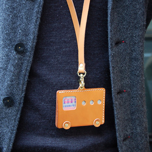 Porte-cartes d'identité personnalisés, porte-cartes de campus créatifs en forme de voiture, porte-cartes d'étudiant, porte-cartes d'employé. - Product Image 1