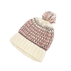 Bonnet tricoté chaud d'hiver personnalisé pour femmes bonnet en chenille rose en fil de coton à la mode pour le voyage, vente en gros - Product Image 2