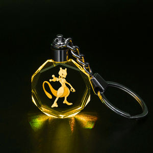 Usine de gros de haute qualité divers modèles de <span class=keywords><strong>pokeball</strong></span> cristal porte-clés personnalisé LED lumière clignotante porte-clés - Product Image 1