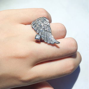 Bague en diamant F133 Angel Wing en or blanc, diamant naturel taille princesse, bijoux romantiques pour femmes - Product Image 4