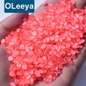 Strass en cristal à dos plat non thermocollant Oleeya Factory Wholesale Glass Non Hotfix 2028 Same Cuts pour ongles - Product Image 1