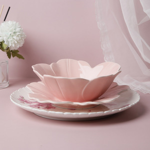 ชุดชามและจานเซรามิก - รูปทรงกลีบดอกซากุระสีชมพู ชุด 3 ชิ้น - Product Image 4