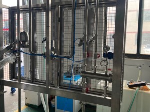 Remplisseur aseptique BID facile à utiliser personnalisé 10L / <span class=keywords><strong>50L</strong></span> / 220L Machine de remplissage aseptique automatique de jus/lait/eau - Product Image 4