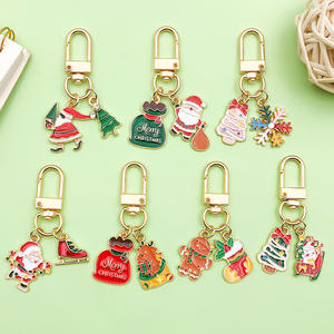 Porte-clés en alliage de zinc de Noël, design de dessin animé mignon et créatif, léger, tendance, cadeau de luxe festif - Product Image 3