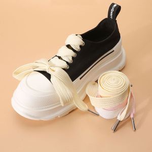Cordones de Metal para Zapatos de Poliéster Reciclado en Blanco con Diseño Ancho para Cordones de Sudadera, Zapatos de Lona y Zapatillas - Product Image 3