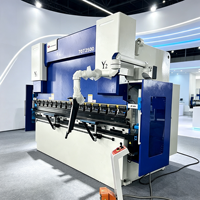 Presse plieuse hydraulique CNC 70T2500 pour le traitement efficace de la tôle, à vendre