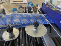 Sac de pochette debout à fermeture éclair laminée avec machine de fabrication de pochette Doypack à film à feuille unique