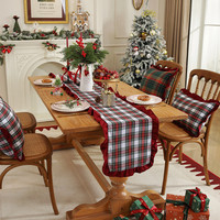 Chemin de table de Noël style américain en polyester-coton, à motif géométrique, avec bordure en dentelle à volants, lavable, pour la maison