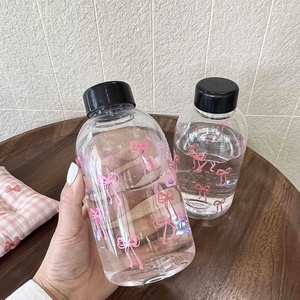 แก้วน้ำพลาสติกแบบหลอดใหญ่ น่ารัก มีโบว์ผูก ป้องกันการรั่วซึม พกพาสะดวก สำหรับผู้หญิงและพนักงานออฟฟิศ สไตล์ใหม่รับซัมเมอร์ โพสต์ลงอินสตาแกรมได้ - Product Image 4