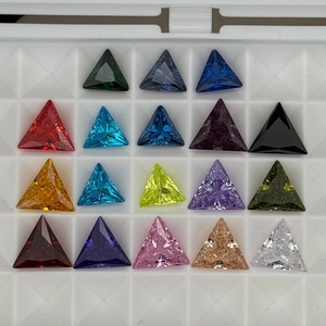 Pierre de zircone cubique synthétique de forme triangulaire, 3x3 mm à 12x12 mm, couleurs mélangées, pierres précieuses CZ 5A - Product Image 6