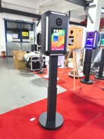 Photo Booth Berdiri Terbaru, Kompatibel dengan iPad 11 Inch, Lampu Warna RGB, Casing Perangkat Selfie untuk Sewa.
