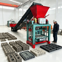 Machine semi-automatique de fabrication de blocs creux en béton BSF-QT4-30B pour les projets de construction en Afrique de l'Est