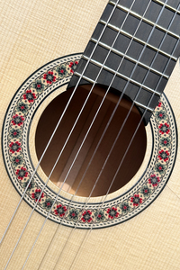 กีตาร์ฟลาเมงโก้ Aiersi Factory พร้อมปิ๊กอัพ Fishman สายไนลอน ดีไซน์คัทอะเวย์ - Product Image 6