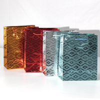 Usine Holographique Pas Cher Coeur Étoile Texture Spéciale Sacs En Papier Avec Poignées Pour Emballage Cadeau Shopping Carton Cadeau Sacs En Papier