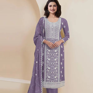 Falso Georgette con Emb siquance trabajo Traje paquistaní Vestido Fondo Pesado Santoon y Heavy Dupatta Modelo Look - Product Image 1