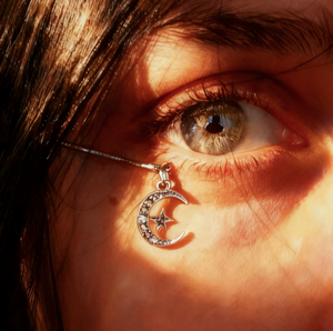 Orecchini a Goccia d'Acqua Danzanti - Lacrime Finte Personalizzate con Strass Realistici a Forma di Goccia d'Acqua - Product Image 3