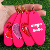 Gantungan Kunci Motel Personalisasi Warna Pink Panas Good Vibes/Mega Babe, Gantungan Kunci Barat, Aksesoris Gantungan Kunci