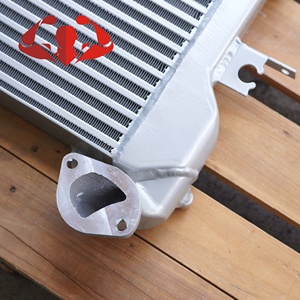 도요타 랜드크루저 LC79 1794351010 17900-51010 인터쿨러 2018-2022 - Product Image 1