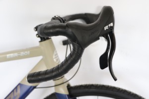 Bicicleta de Carretera 700C al Por Mayor de Fábrica con 11 Velocidades y Frenos de Disco Hidráulicos, Cuadro de Aluminio, Horquilla de Acero EBR952, Bicicleta de Montaña de Aluminio EB - Product Image 4