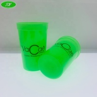 Vente en gros 7oz 8oz 15oz 16oz 20oz 22oz 24oz Tasses en plastique PP réutilisables sans BPA Tasses de stade écologiques pour les fêtes Bière