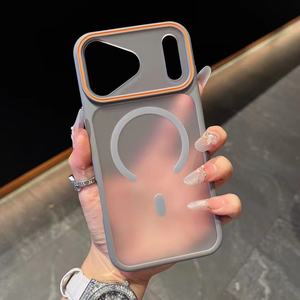 เคสแม่เหล็กสำหรับ iPhone รุ่น 16, 17, 16, 15  วัสดุ TPU และ PC - Product Image 4