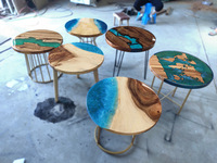 Table basse en résine époxy, table rivière avec pieds en épingle à cheveux, en stock