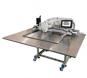 Machine à coudre industrielle automatique programmable à lit plat 6040, marque DOSO - Product Image 1
