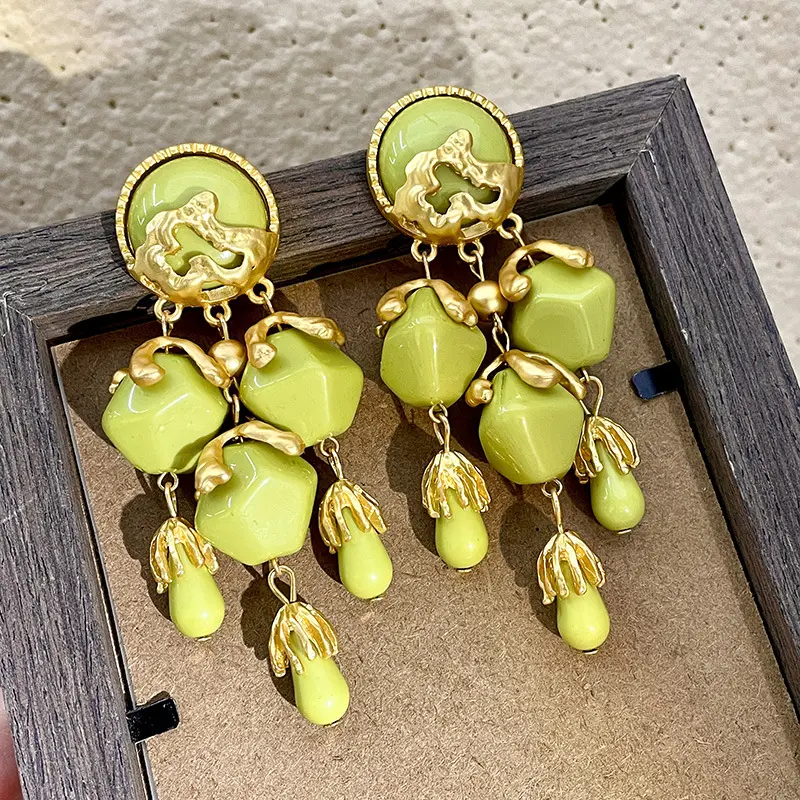 DUYIZHAO Vintage Gold Plated Resin Olive Green Earrings Fashion Jewelry Exaggerated Long Tassel Earrings For Women Daily Wear