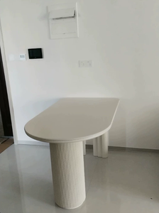 Table à manger adaptée à un usage domestique, à placer contre le mur, au design moderne et épuré - Product Image 4