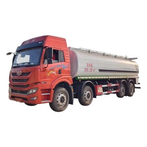 Camion-citerne FAW 8x4 robuste de 25 m³ pour le transport de produits dangereux et de carburant (diesel et essence) - Product Image 1