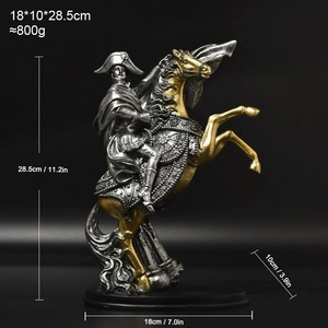 Bestseller Transfrontaliero: Statuetta in Resina Vintage di Guerriero Greco a Cavallo, Decorazione Creativa per Soggiorno con Armatura e Cavallo, Verniciatura a Spruzzo - Product Image 6
