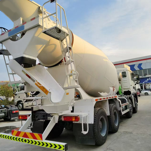 Camion malaxeur à béton HOWO d'occasion, diesel, manuel/automatique, 12 mètres cubes, pompe et moteur, pour usage de construction, HOWO-TX 8x4 à vendre - Product Image 2