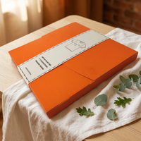Boîte en carton rectangulaire ivoire recyclable et très prisée pour chemises, idéale pour les magasins de vêtements et les cadeaux