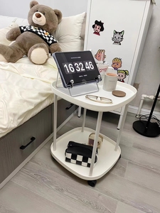 Cadre en plastique bon marché de salon <span class=keywords><strong>table</strong></span> mobile pour le café le casse-croûte <span class=keywords><strong>table</strong></span> coulissante sous le canapé <span class=keywords><strong>table</strong></span> d'appoint avec roulettes roulantes
