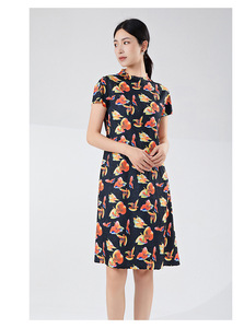 Miyake 2025 diseño de moda estampado plisado vestido de longitud media para mujer en stock para la venta en línea - Product Image 2