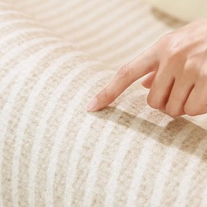 พรมปูพื้นทรงสี่เหลี่ยมผืนผ้าสีพื้นสไตล์นอร์ดิก ตรา Tong Hua ป้องกันคราบสกปรก เหมาะสำหรับห้องนั่งเล่น - Product Image 4