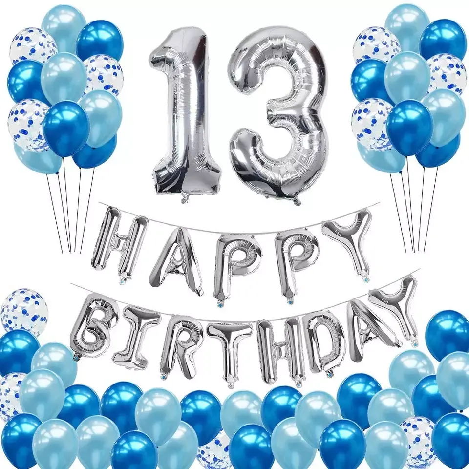 男の子の女の子のための13歳の誕生日の装飾幸せな誕生日番号13と青い紙吹雪の風船を持つ13歳のティーンエイジャー