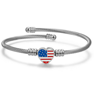 Bracelet en acier inoxydable plaqué or 18 carats en forme de cœur avec motif drapeau américain pour femme, bijou cadeau - Product Image 5