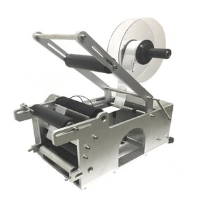 CJ50 Máquina de etiquetado de etiquetas adhesivas de botellas redondas de mesa de operación simple con interruptor de pedal - Product Image 1